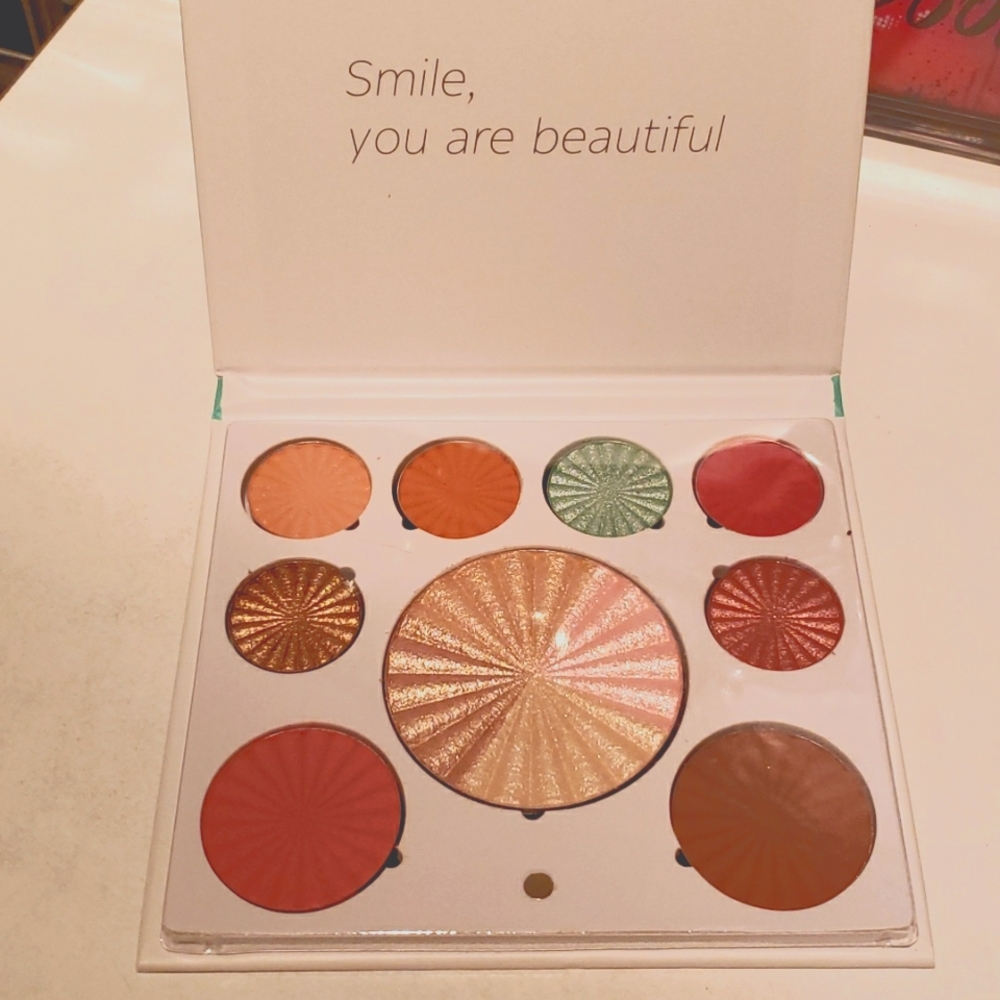 Ofra On The Go Palette
